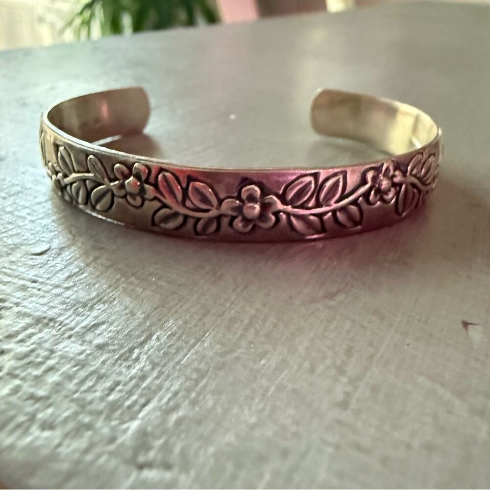 925 Sterling Silver Flowers Cuff Bracelet - Picture 9 of 10